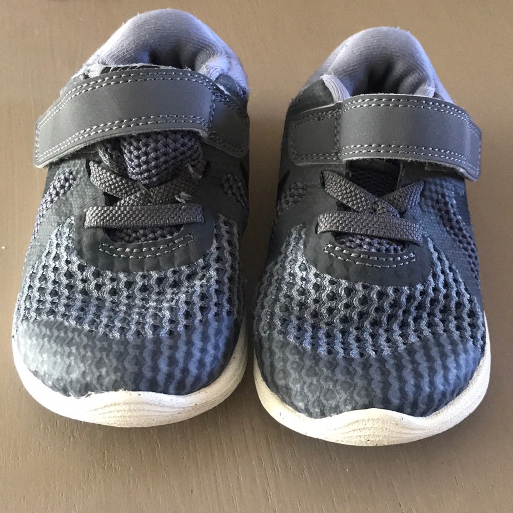 Toddler Walker size 5 Nike’s Grey/Black